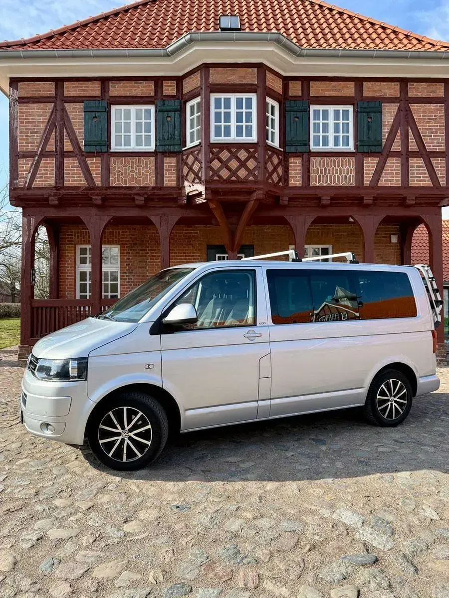 Gebraucht VW T5 Edition 140 PS (102 kW) 2013 Silber Van