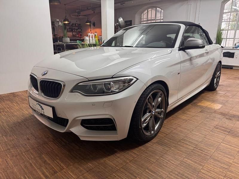 Weiß Gebraucht 2017 BMW M240 M Sport Cabrio | 32.990 € (Fairer Preis) - Bild 1/4