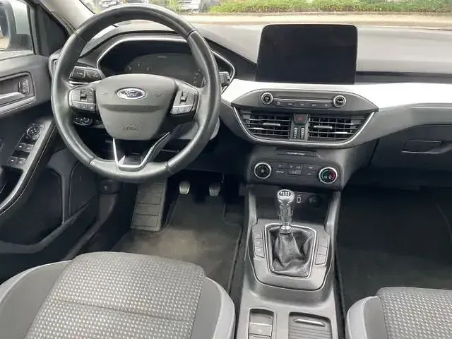 Gebraucht Ford Focus Cool & Connect 120 PS (88 kW) 2020 Silber Limousine