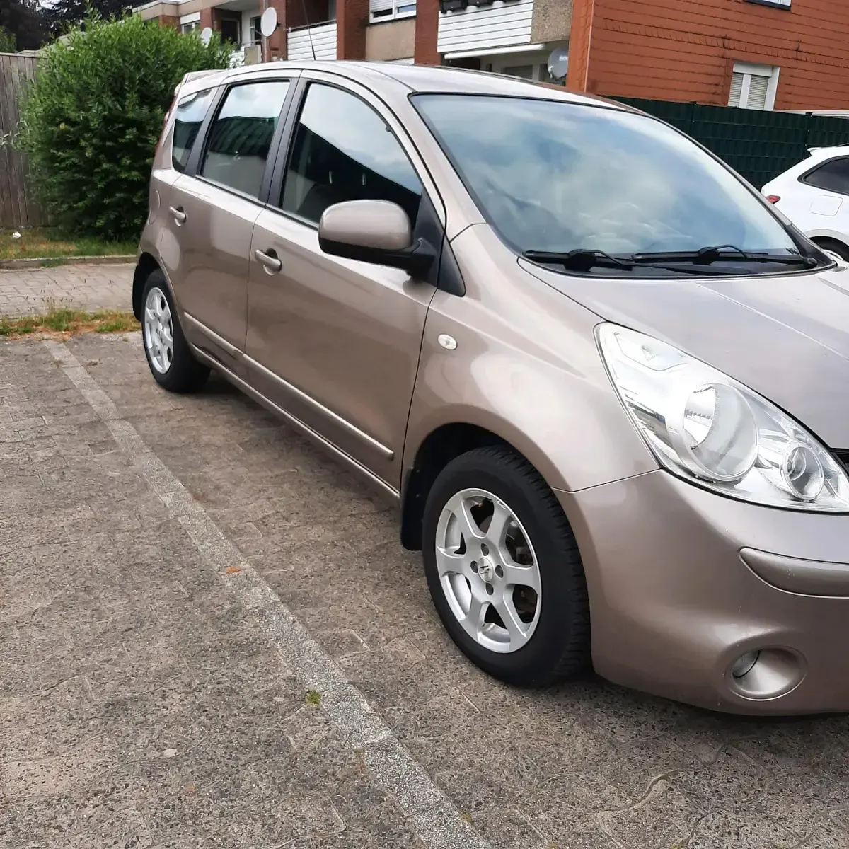 Gebraucht Nissan Note 88 PS (64 kW) 2010 Beige Kleinwagen