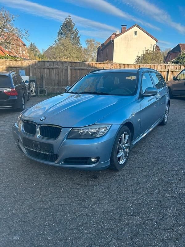 Gebraucht BMW 316 116 PS (85 kW) 2010 Blau Kombi