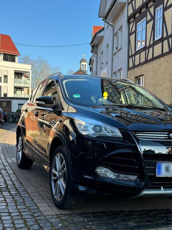 Gebraucht Ford Kuga 180 PS (132 kW) 2016 Schwarz SUV
