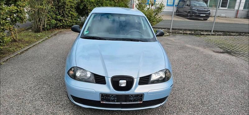 Blau Gebraucht 2004 Seat Ibiza Limousine | 1.600 € - Bild 1/4