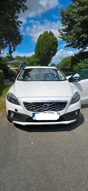Weiß Gebraucht 2014 Volvo V40 CC Kombi | 10.000 € (Fairer Preis) - Bild 1/4