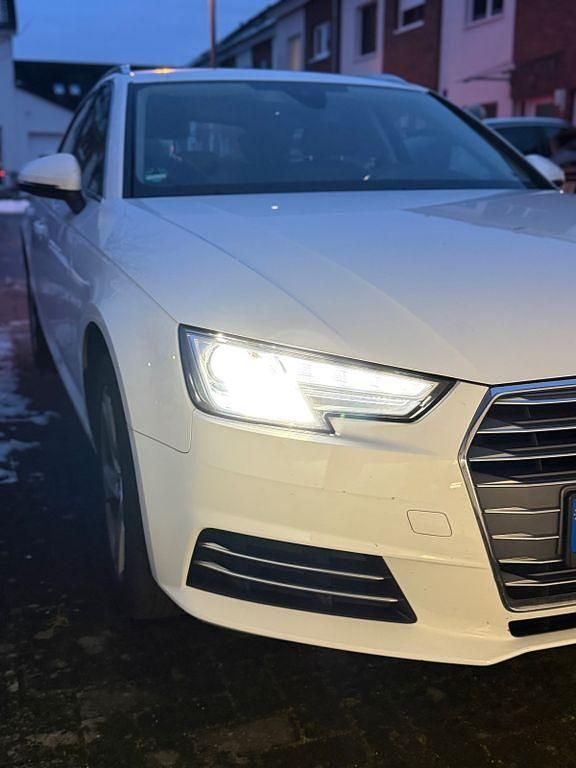 Gebraucht Audi A4 Sport 150 PS (110 kW) 2017 Weiß Kombi