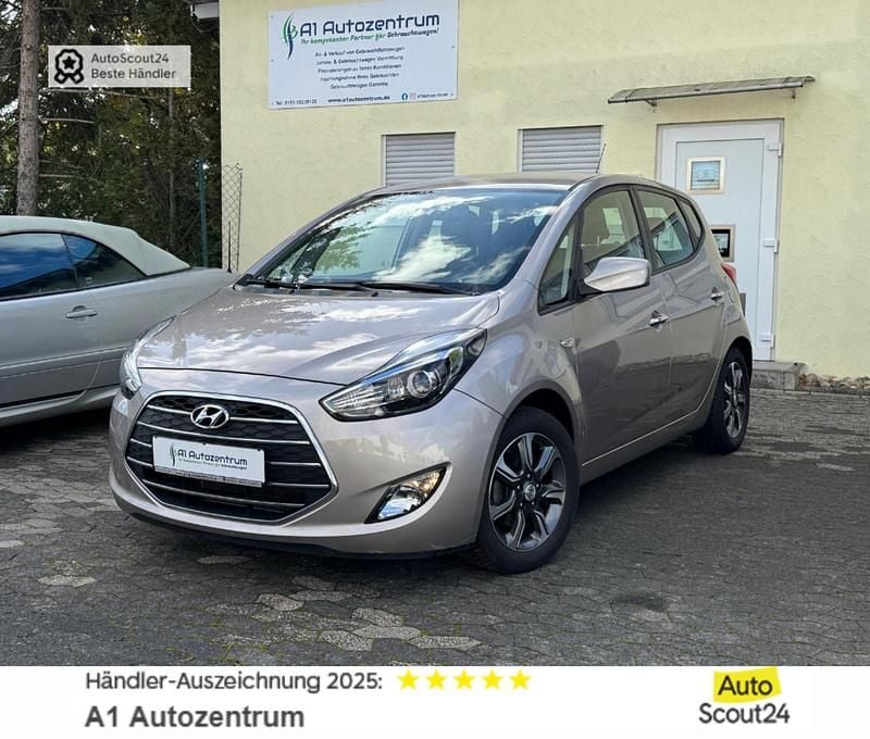 Beige Gebraucht 2018 Hyundai ix20 Kleinwagen | 13.999 € (Fairer Preis) - Bild 1/4