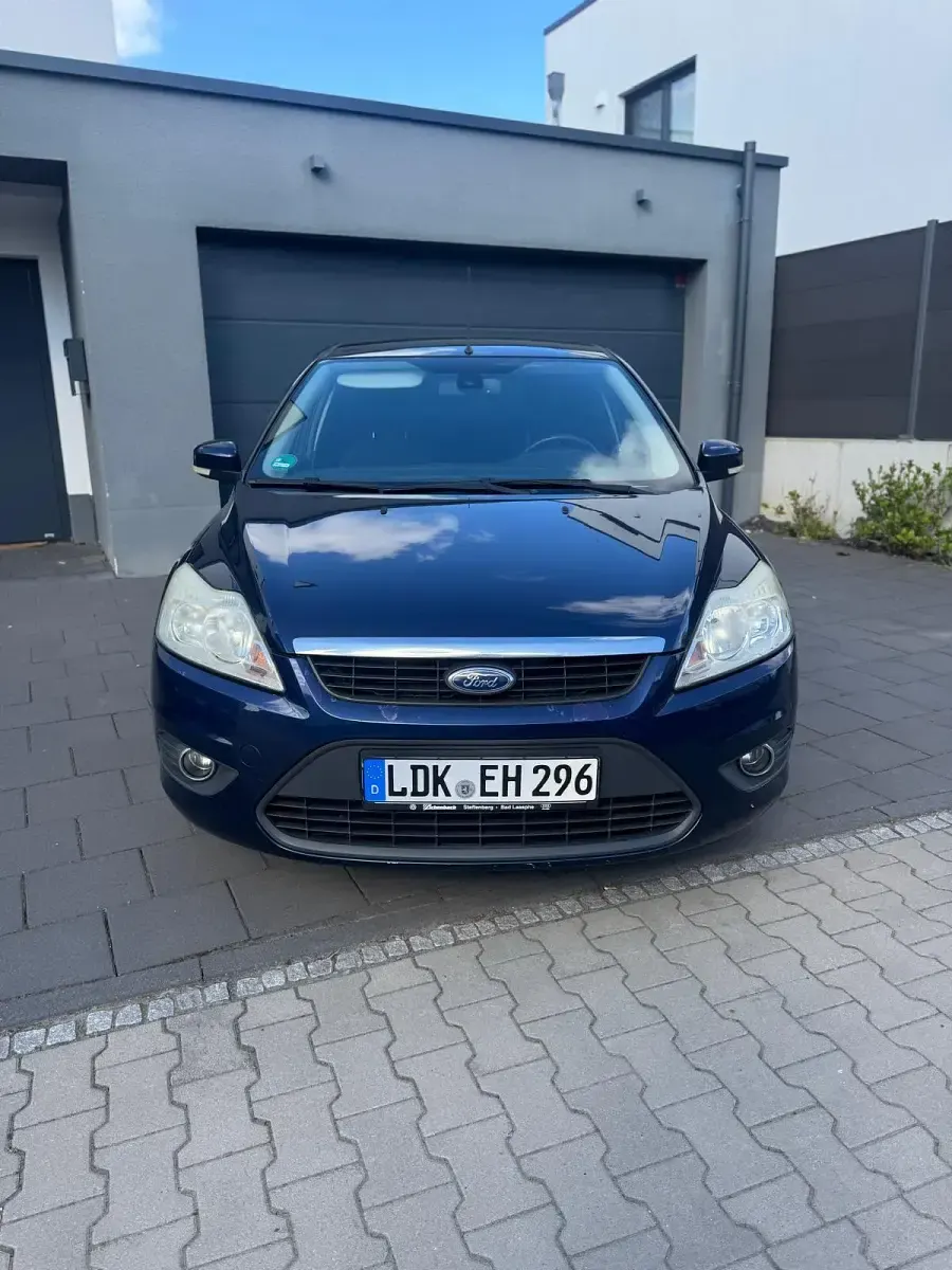 Gebraucht Ford Focus Viva 100 PS (73 kW) 2010 Blau Kleinwagen