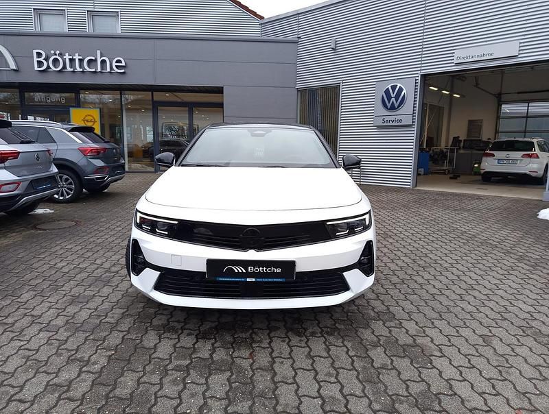 Neu Opel Astra 114 kW (156 PS) 2026 Lack weiss banquise/typ aussenverkleidung spiegel flach standard Limousine