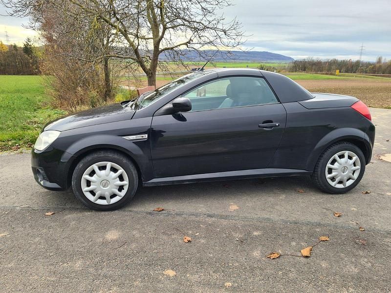 Schwarz Gebraucht 2006 Opel Tigra Cabrio | 1.860 € (Fairer Preis) - Bild 1/4