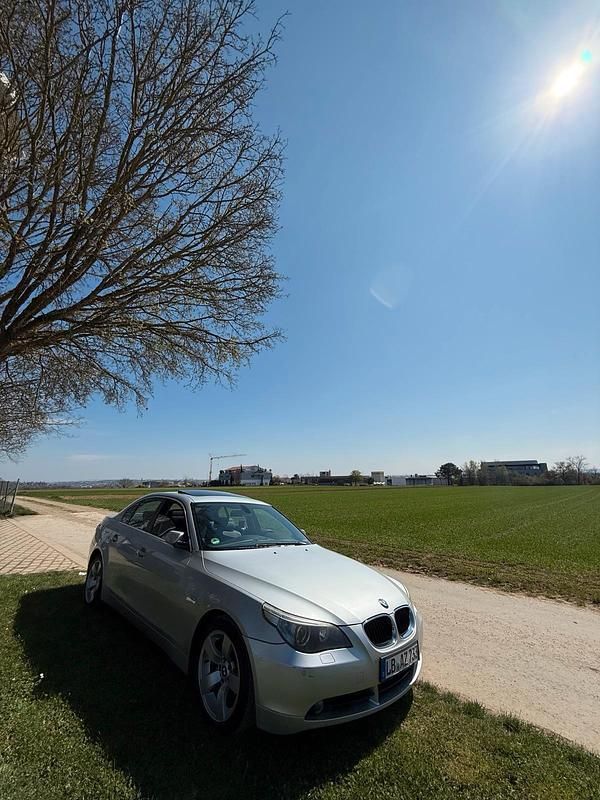 Silber Gebraucht 2003 BMW 530 Limousine | 5.800 € (Fairer Preis) - Bild 1/4