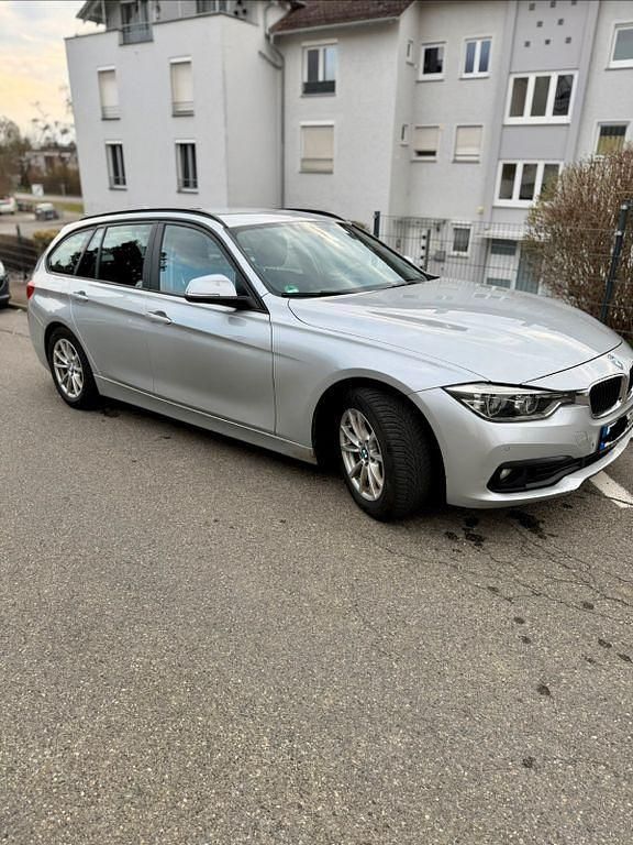 Gebraucht BMW 320 Advantage 163 PS (119 kW) 2016 Silber Kombi