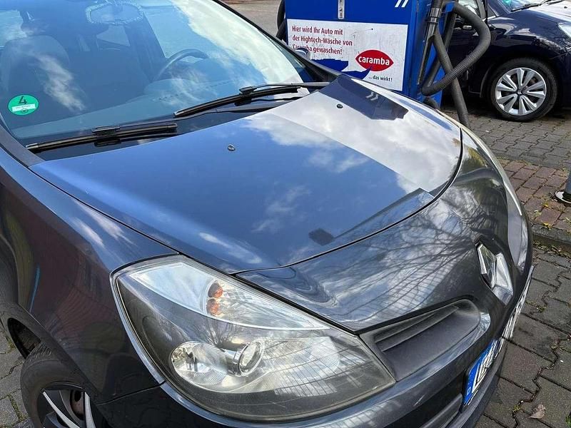 Używany Renault Clio II Campus 75 KM (55 kW) 2007 Sedan/Limuzyna