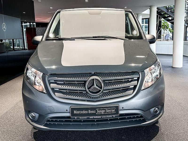 Gebraucht Mercedes Vito 163 PS (119 kW) 2022 Grau Van