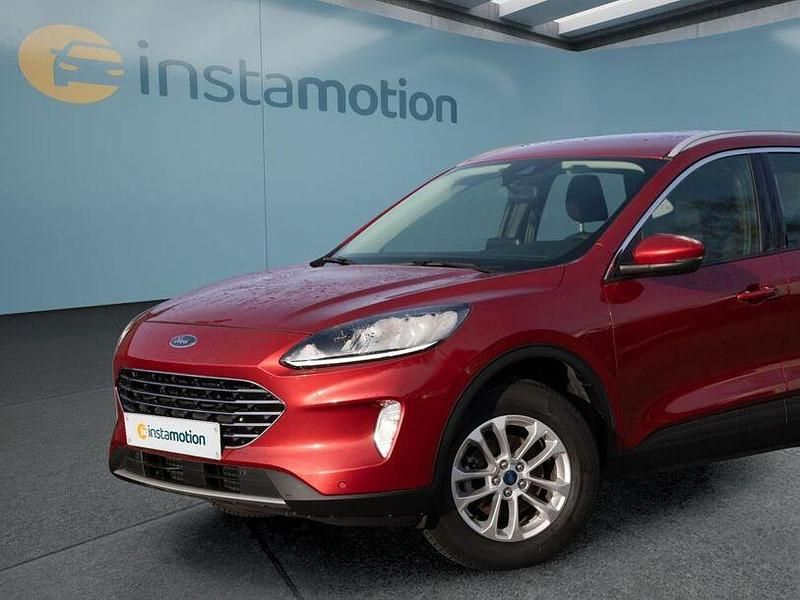 Gebraucht Ford Kuga Titanium 151 PS (111 kW) 2021 Rot SUV