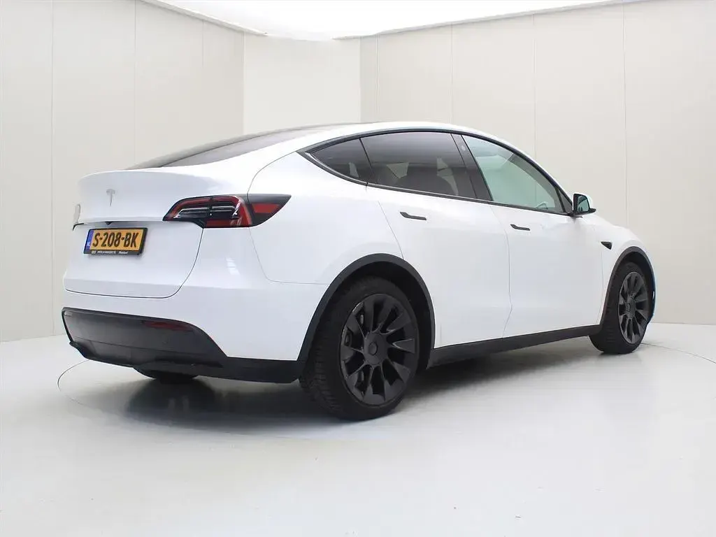 Usado Tesla Model Y Standard Range 250 kW (341 CV) 2022 Blanco SUV