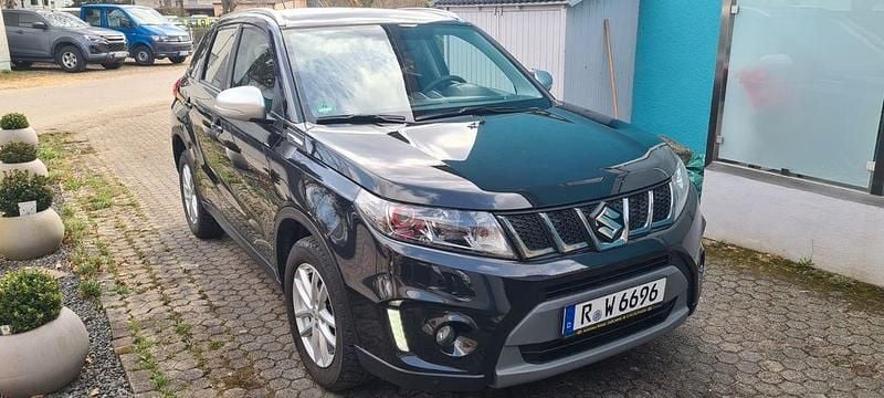Gebraucht Suzuki Vitara 140 PS (102 kW) 2018 Schwarz SUV
