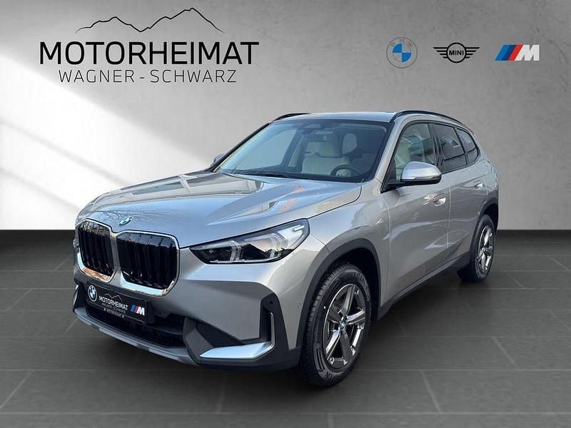 Grau Neu 2025 BMW X1 Sport Line SUV | 49.475 € (Superpreis) - Bild 1/3