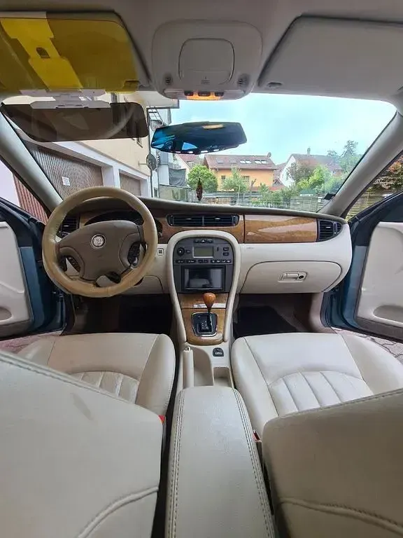 Käytetty Jaguar X-type Executive 156 HP (114 kW) 2002 Sininen Sedan