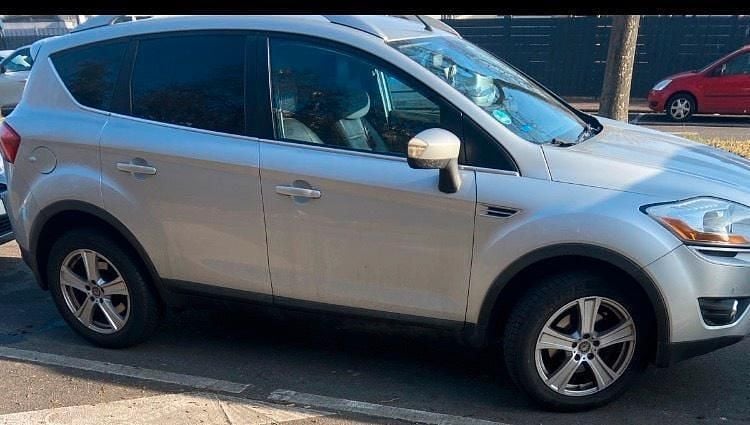 Gebraucht Ford Kuga 136 PS (100 kW) 2009 Silber SUV
