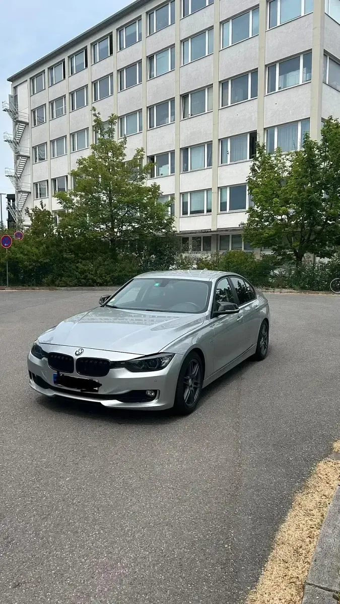 Gebraucht BMW 316 119 PS (87 kW) 2013 Silber Limousine