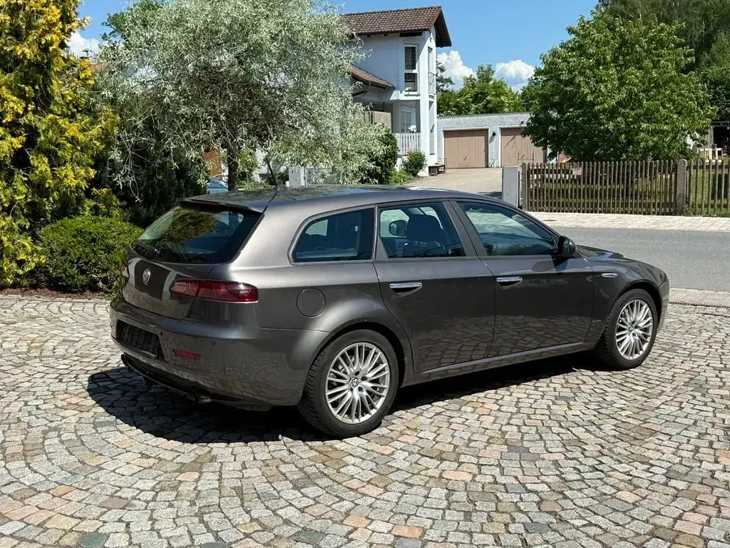 Occasion Alfa Romeo 159 209 ch (153 kW) 2008 Gris Berline