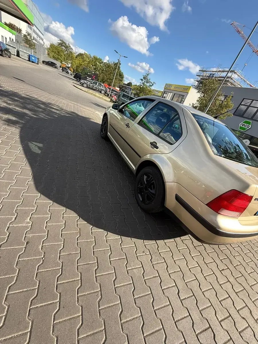 Occasion VW Bora 115 ch (84 kW) 2001 Doré Berline