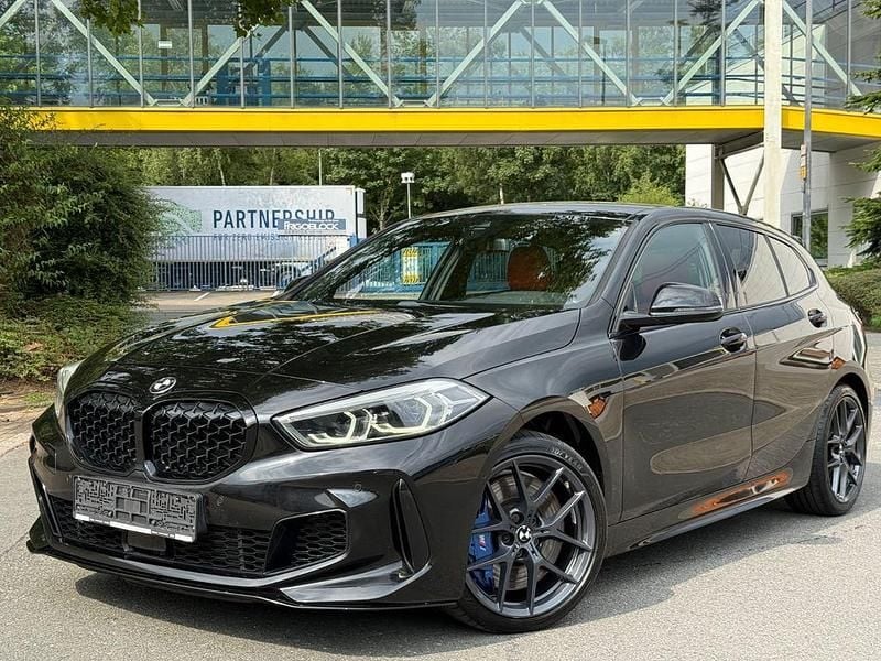 Schwarz Gebraucht 2021 BMW M135 M Performance Kleinwagen | 29.300 € (Guter Preis) - Bild 1/4