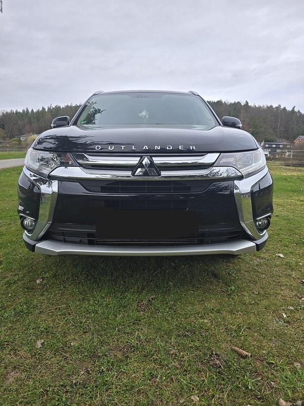 Gebraucht Mitsubishi Outlander 150 PS (110 kW) 2016 Schwarz SUV