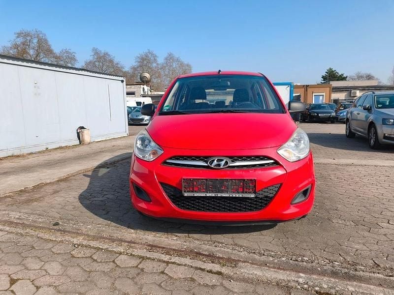 Gebraucht Hyundai i10 Edition 69 PS (50 kW) 2012 Rot Kleinwagen