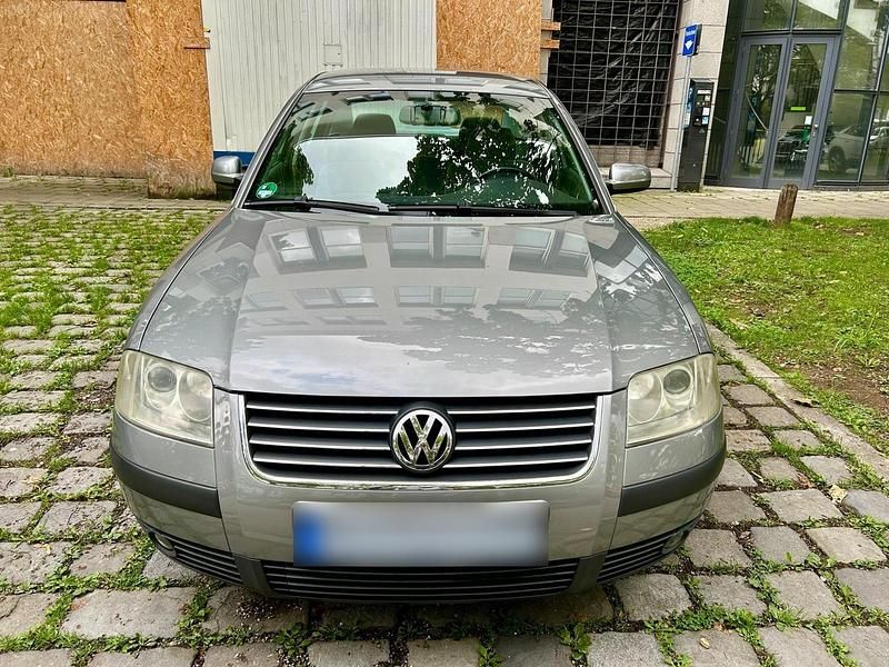 Gebraucht VW Passat 150 PS (110 kW) 2002 Grau Limousine