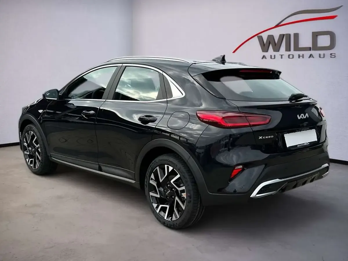 Gebraucht Kia XCeed Vision 120 PS (88 kW) 2024 (1k) black pearl m SUV