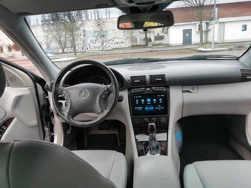Gebraucht Mercedes C180 140 PS (102 kW) 2003 Silber Limousine