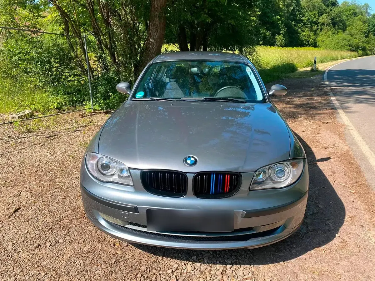 Gebraucht BMW 116 122 PS (89 kW) 2009 Grau Kleinwagen