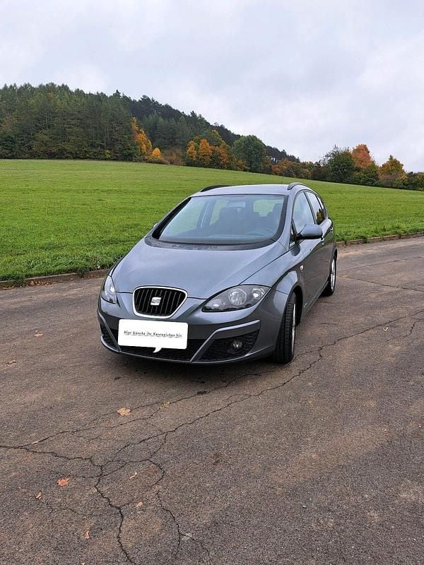 Grau Gebraucht 2012 Seat Altea XL Van / Kleinbus | 2.750 € (Guter Preis) - Bild 1/4