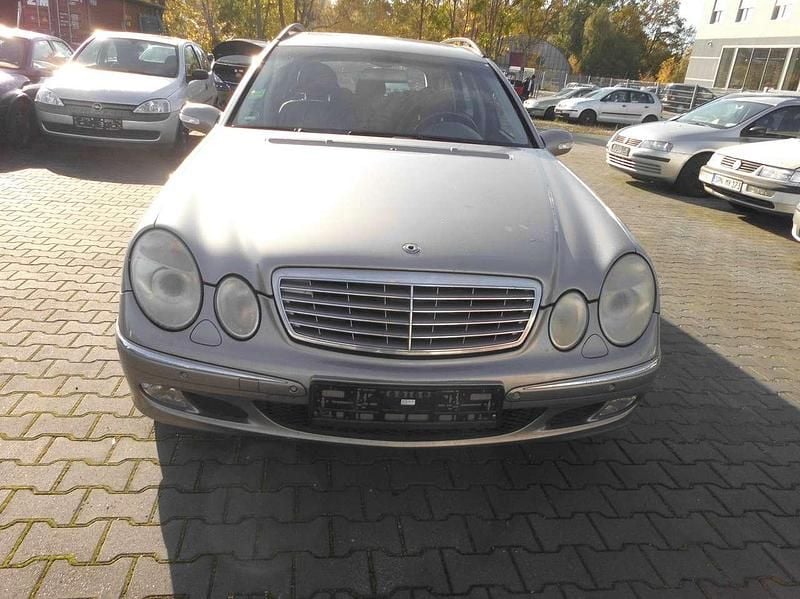 Gebraucht Mercedes E240 Elegance 177 PS (130 kW) 2003 Silber Kombi