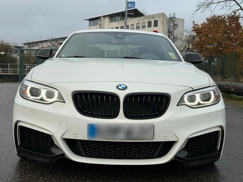 Używany BMW M235 M Performance 326 KM (239 kW) 2015 Biały Coupe