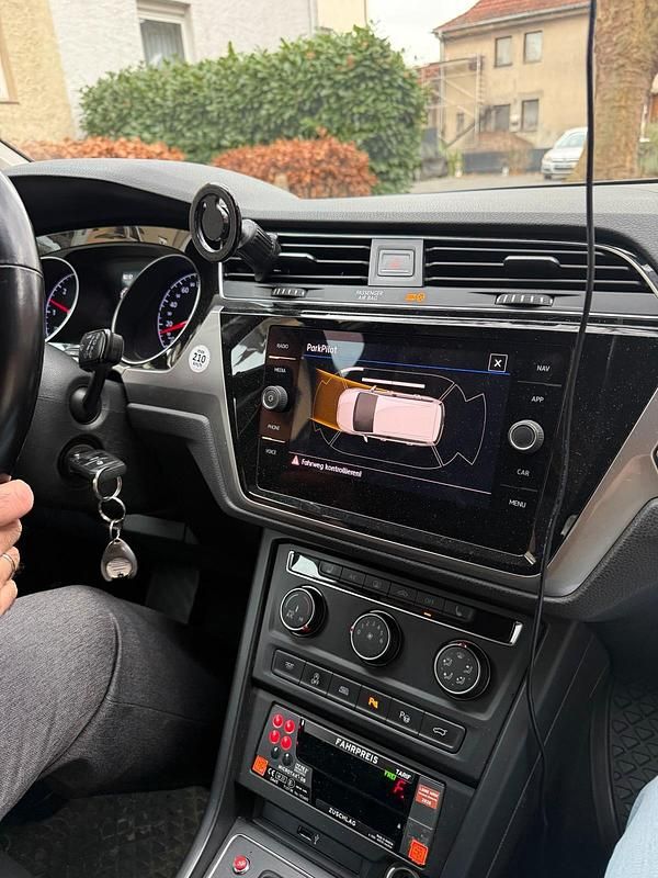 Gebraucht VW Touran 116 PS (85 kW) 2019 Gelb Van / Kleinbus