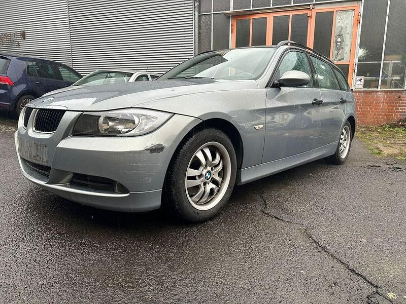 Gebraucht BMW 320 150 PS (110 kW) 2006 Silber Kombi