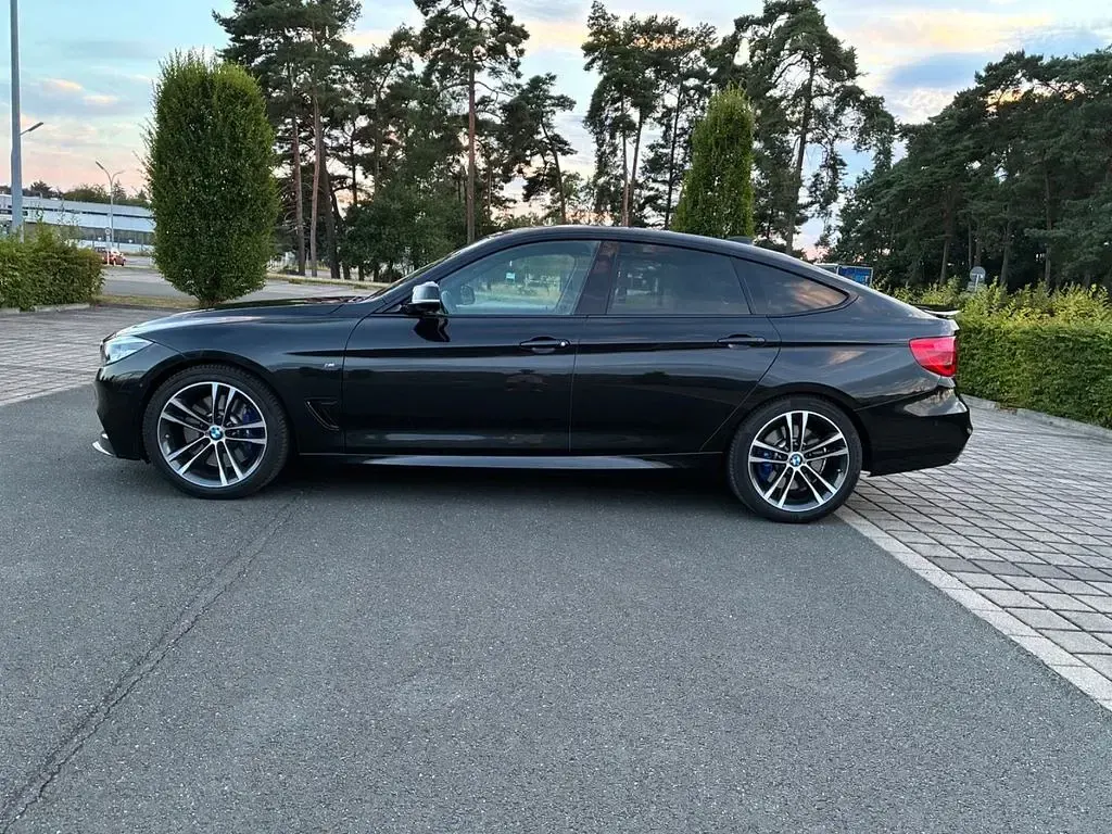 Gebraucht BMW 330 M Sport 258 PS (189 kW) 2016 Schwarz Limousine