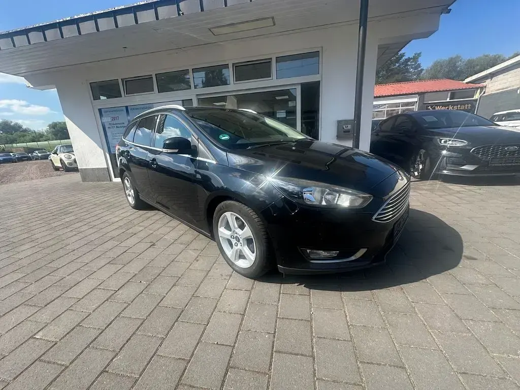 Gebraucht Ford Focus Titanium 120 PS (88 kW) 2017 Schwarz Limousine