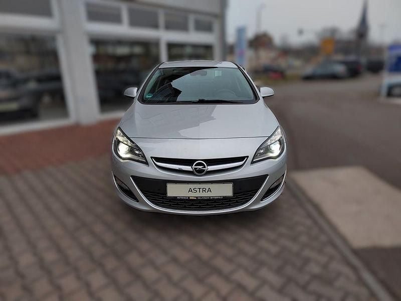 Gebraucht Opel Astra Innovation 116 PS (85 kW) 2013 Silber Limousine