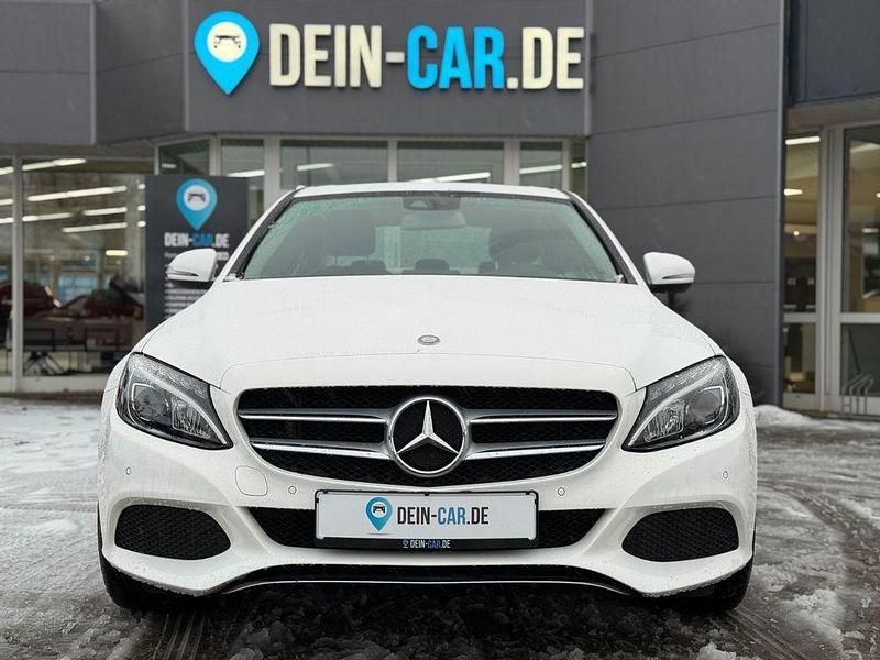 Gebraucht Mercedes C200 184 PS (135 kW) 2017 Weiß Limousine