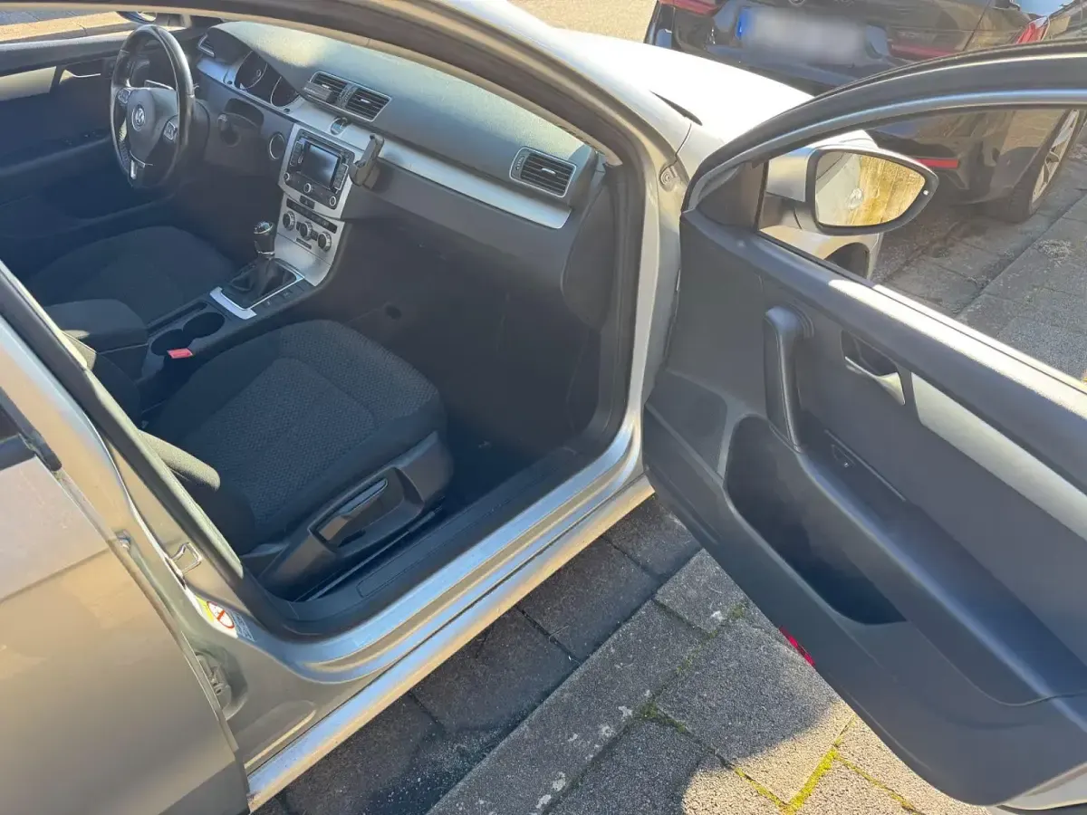 Gebraucht VW Passat Edition 140 PS (102 kW) 2013 Silber Limousine