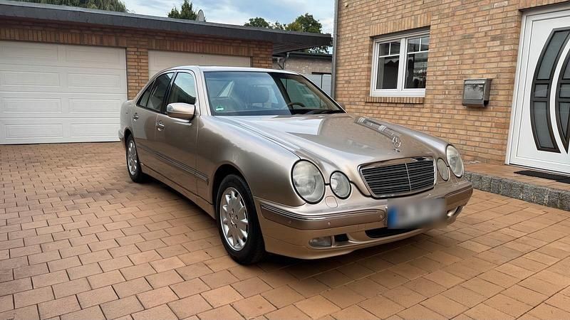 Gebraucht Mercedes E320 224 PS (164 kW) 1999 Beige Limousine