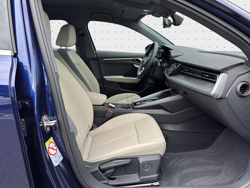 Gebraucht Audi A3 Ambiente 204 PS (150 kW) 2025 Navarrablau metallic Limousine