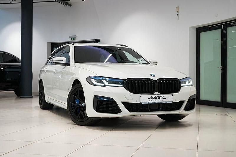 Weiß Gebraucht 2022 BMW 540 M Sport Limousine | 41.849 € (Teuer) - Bild 1/4