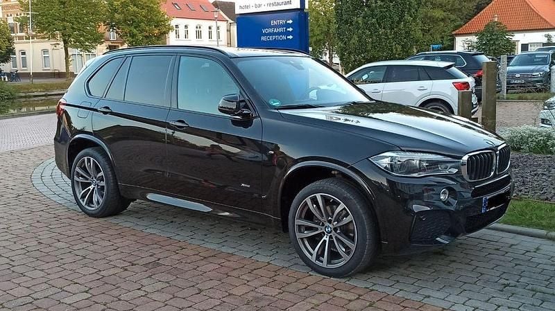 Schwarz Gebraucht 2018 BMW X5 Performance SUV | 31.200 € (Guter Preis) - Bild 1/4
