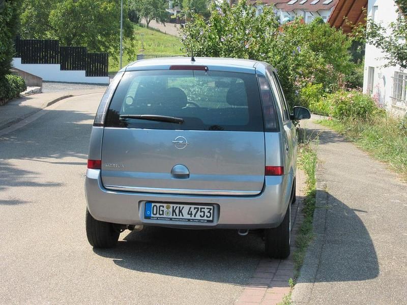 Silber Gebraucht 2008 Opel Meriva Van / Kleinbus | 1.800 € (Guter Preis) - Bild 1/4