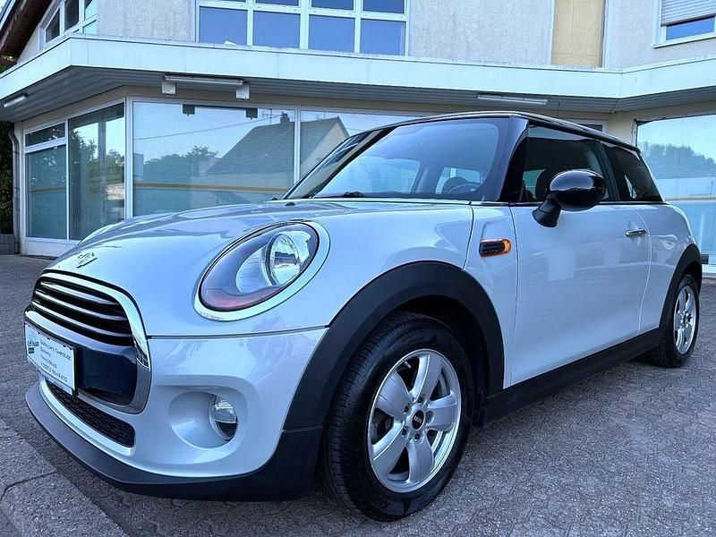 Gebraucht Mini Cooper D 116 PS (85 kW) 2015 Silber Kleinwagen