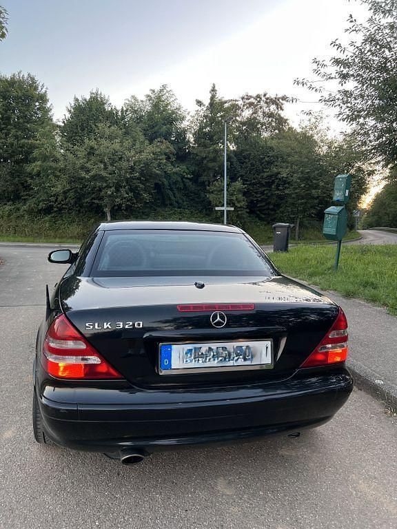Schwarz Gebraucht 2003 Mercedes SLK320 Cabrio | 7.000 € (Etwas zu teuer) - Bild 1/4